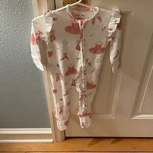 SOLD!!! NWT Angel Dear Rib Modal Ruffle Shoulder Ballet Print Footie Pajama